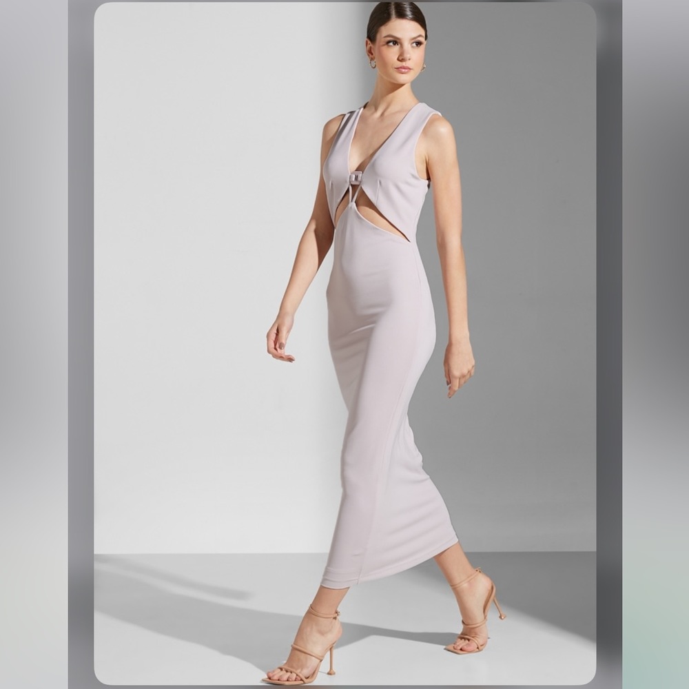 Finders Keepers
Plunge Neck Cut Out Detail Dress